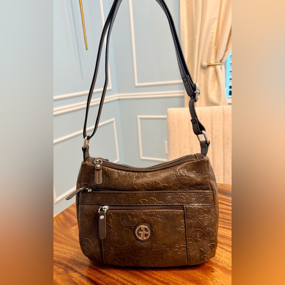 Giani Bernini Brown Embossed Leather Shoulder Bag - Picture 12 of 12